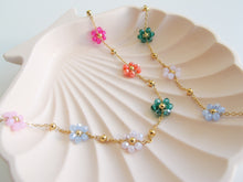 Load image into Gallery viewer, Floral Necklace
